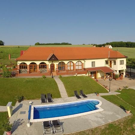 Villa Teleki Eksteriør billede