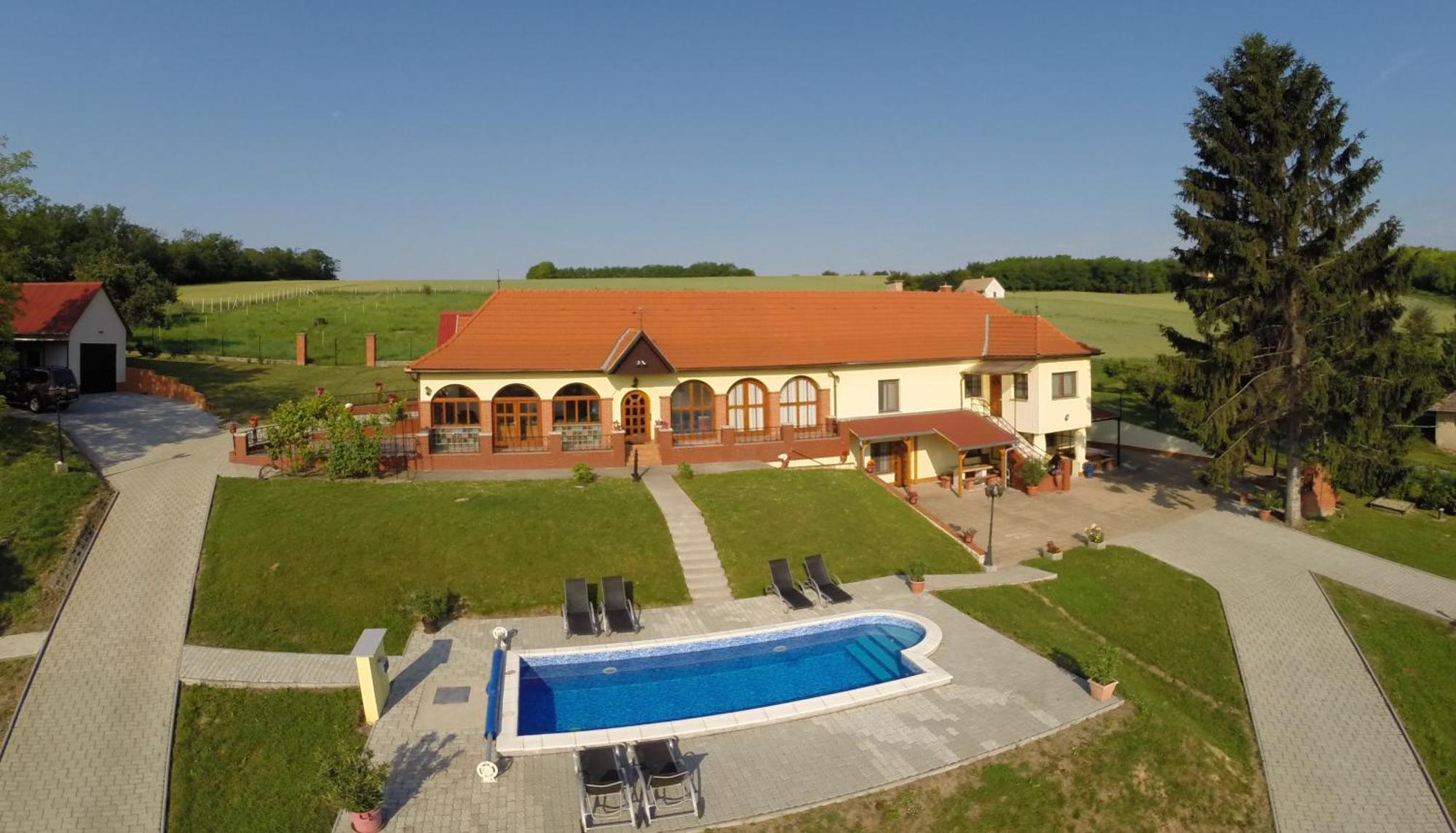 Villa Teleki Eksteriør billede