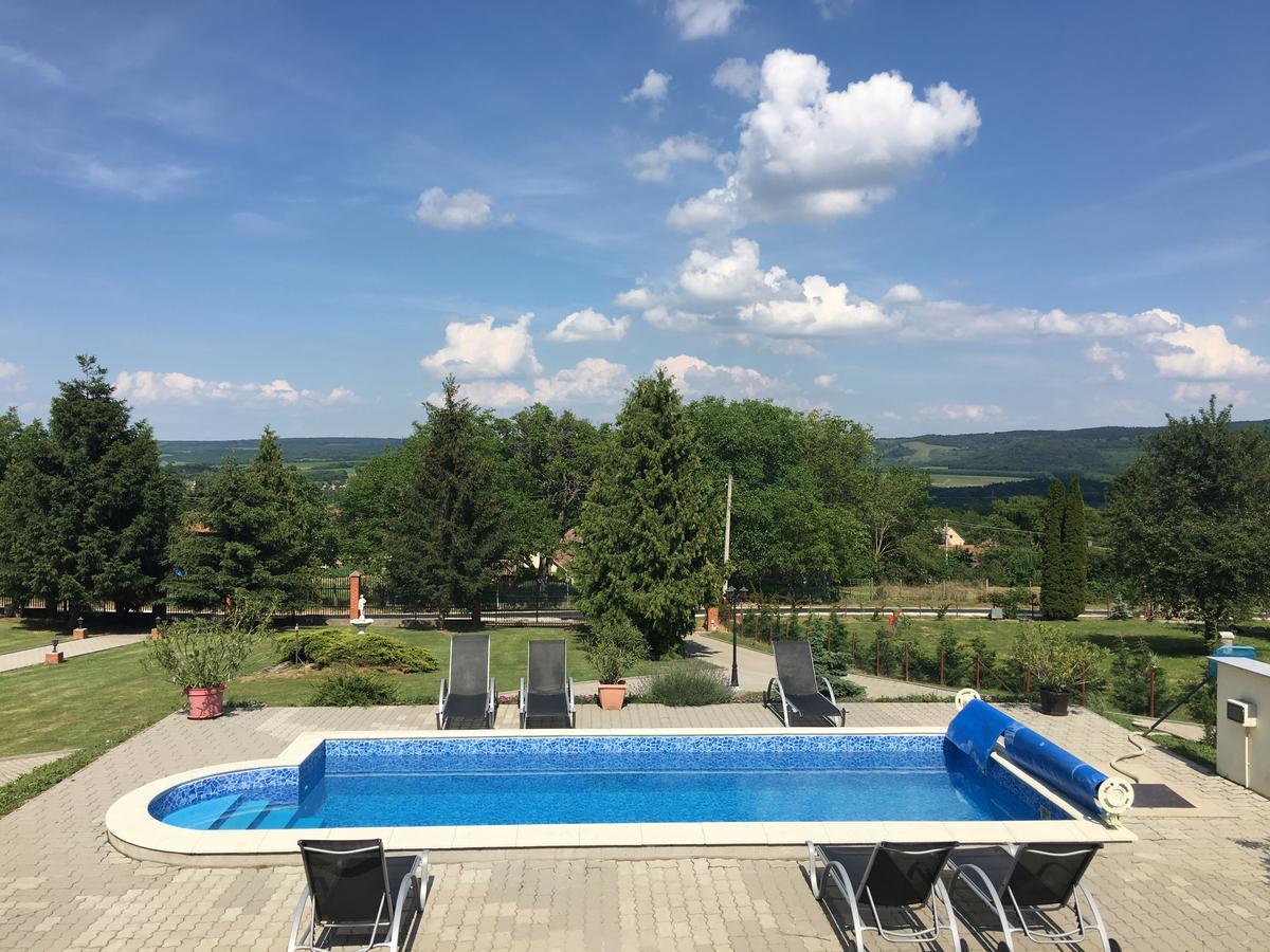 Villa Teleki Eksteriør billede